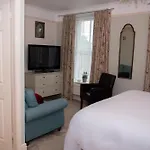Milton House 5*