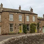 Milton House 5*