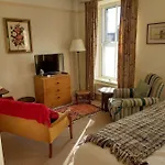 Milton House 5*