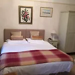 Milton House 5*