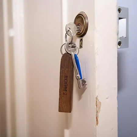 Milton House Studio Apartment Suites