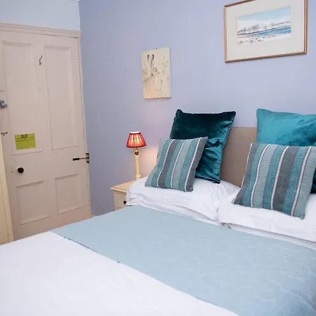 Milton House Studio Apartment Suites ゲストハウス