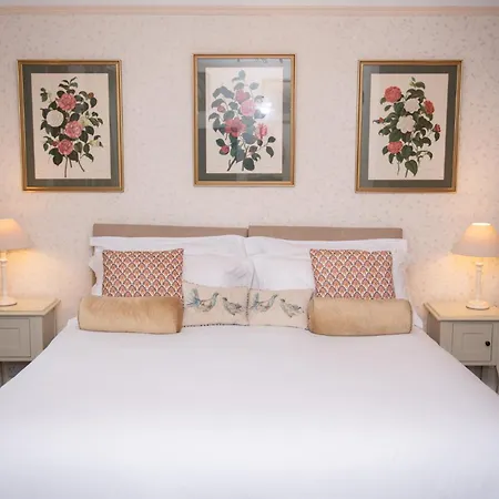 Milton House Studio Apartment Suites ゲストハウス アスクリッグ