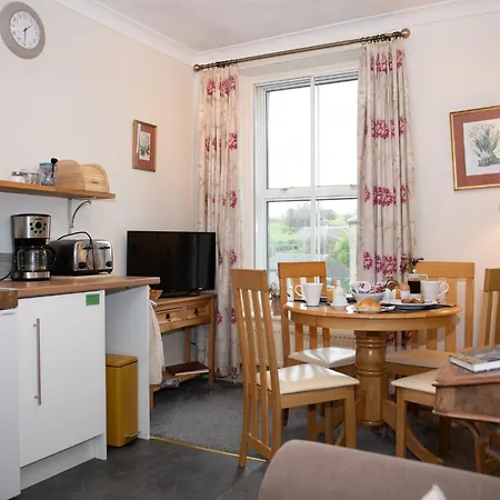 Milton House Studio Apartment Suites ゲストハウス