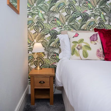 ゲストハウス Milton House Studio Apartment Suites 5*