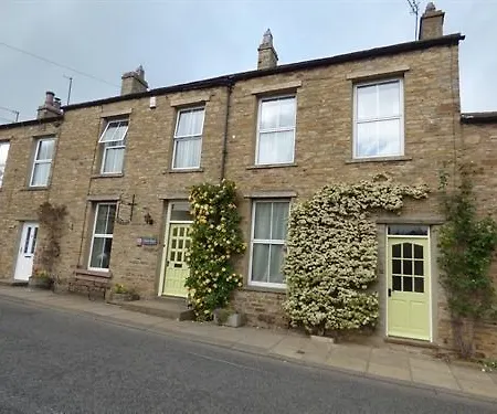 Milton House Studio Apartment Suites ゲストハウス 5*