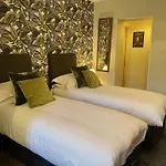 ゲストハウス Milton House 5*