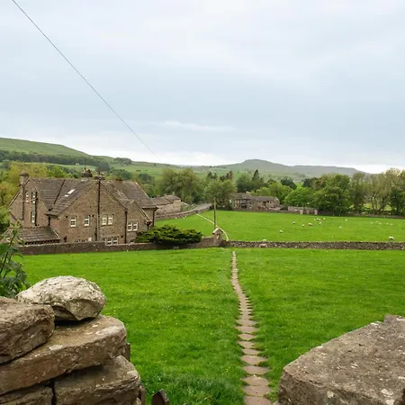 Milton House Studio Apartment Suites *