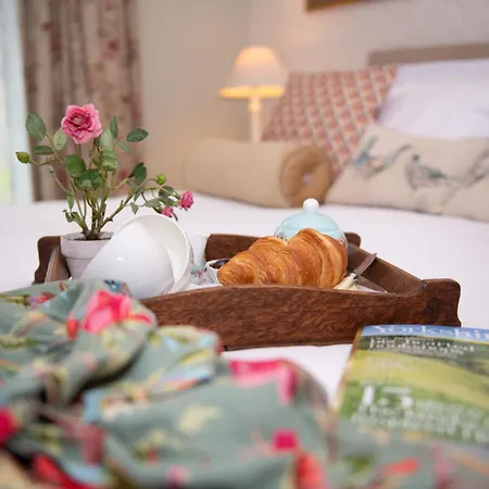 Milton House Studio Apartment Suites