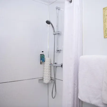 Milton House Konukevi 5*