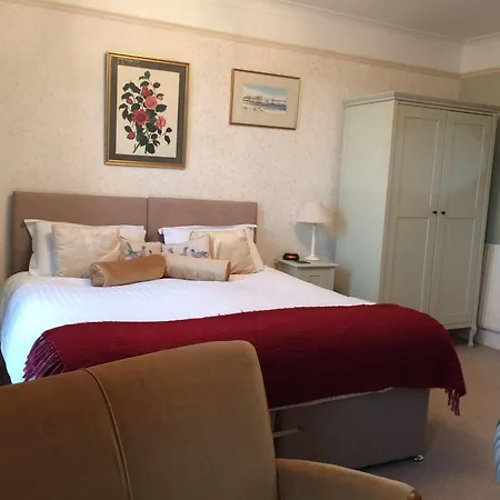 Milton House Studio Apartment Suites