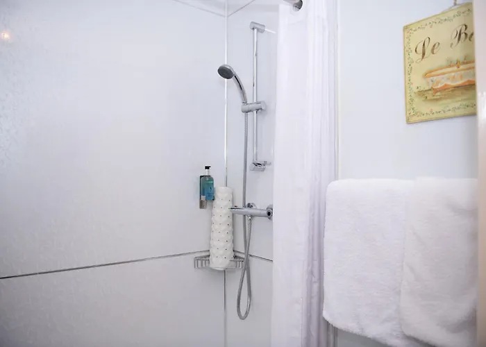 Milton House Konukevi 5*